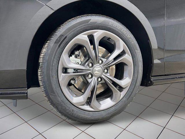 Photo of 2025 Crystal Black Pearl Honda Accord Hybrid