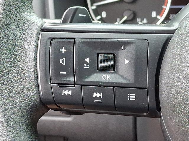 Photo of 2023 Glacier White Nissan Rogue