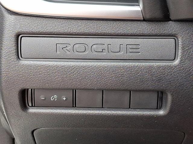 Photo of 2023 Glacier White Nissan Rogue