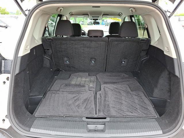 Photo of 2023 Glacier White Nissan Rogue