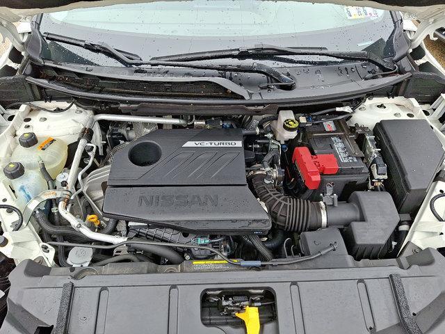 Photo of 2023 Glacier White Nissan Rogue