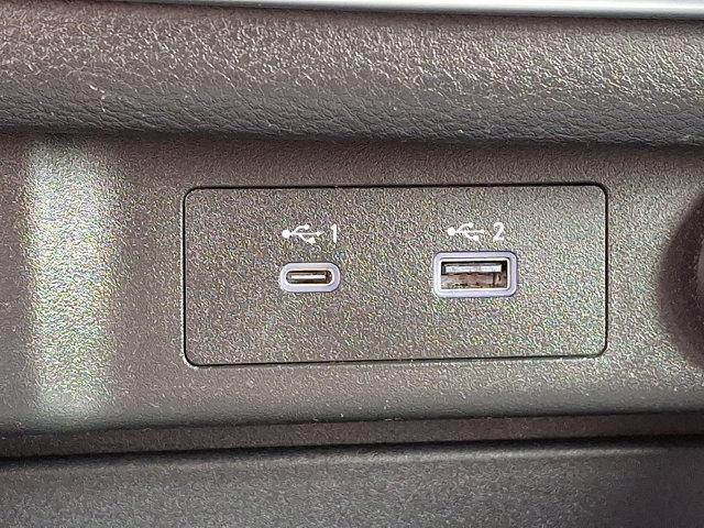 Photo of 2023 Glacier White Nissan Rogue