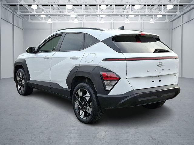 Photo of 2024 Atlas White Hyundai KONA
