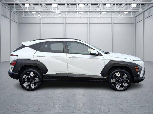 Photo of 2024 Atlas White Hyundai KONA