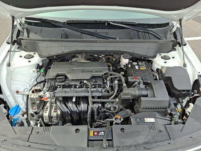 Photo of 2024 Atlas White Hyundai KONA