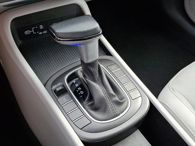 Photo of 2024 Atlas White Hyundai KONA