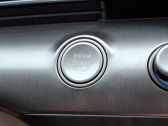 Photo of 2024 Atlas White Hyundai KONA