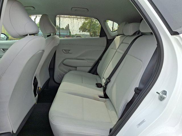 Photo of 2024 Atlas White Hyundai KONA