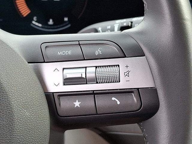 Photo of 2024 Atlas White Hyundai KONA