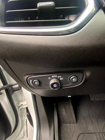 Photo of 2021 White Chevrolet Equinox