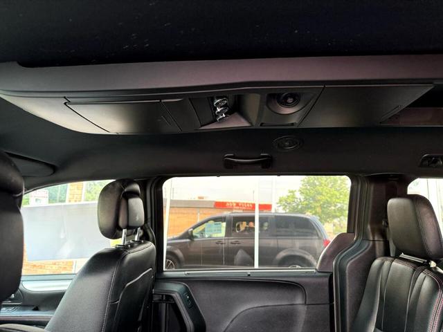 Photo of 2018 Gray Dodge Grand Caravan