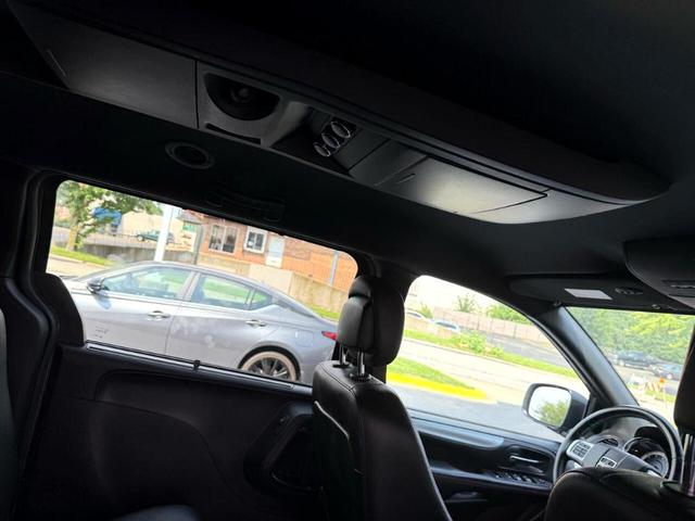 Photo of 2018 Gray Dodge Grand Caravan