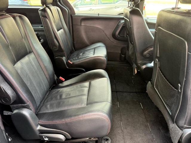 Photo of 2018 Gray Dodge Grand Caravan