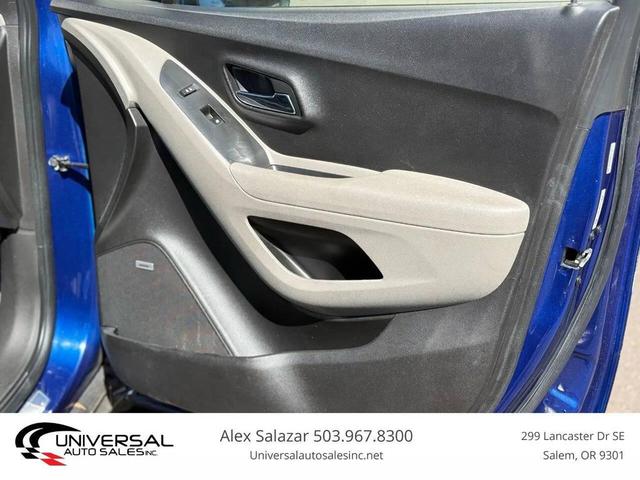 Photo of 2015 Blue Chevrolet Trax