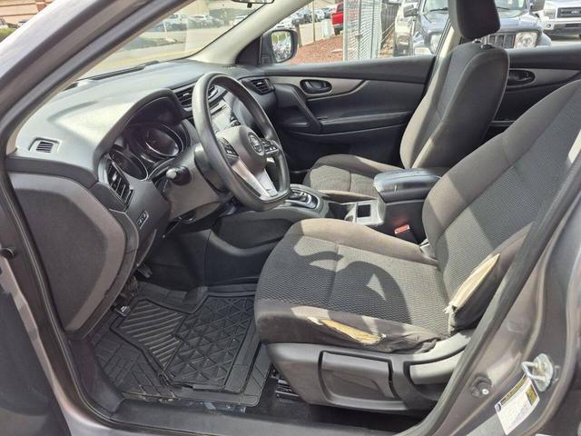 Photo of 2017 Gun Metallic Nissan Rogue Sport