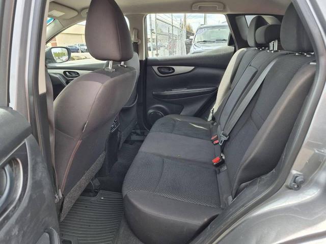 Photo of 2017 Gun Metallic Nissan Rogue Sport