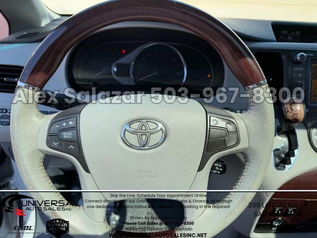 Photo of 2011 Blizzard Pearl Toyota Sienna