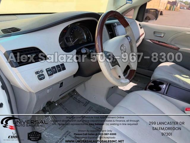 Photo of 2011 Blizzard Pearl Toyota Sienna