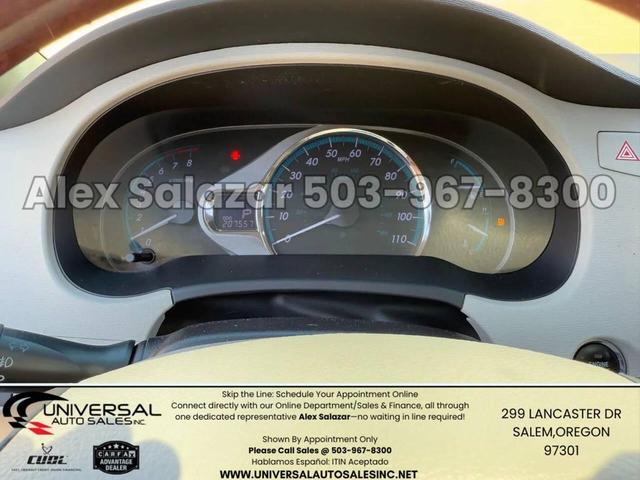 Photo of 2011 Blizzard Pearl Toyota Sienna