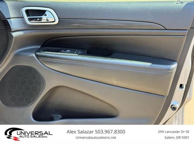 Photo of 2020 Blue Jeep Grand Cherokee
