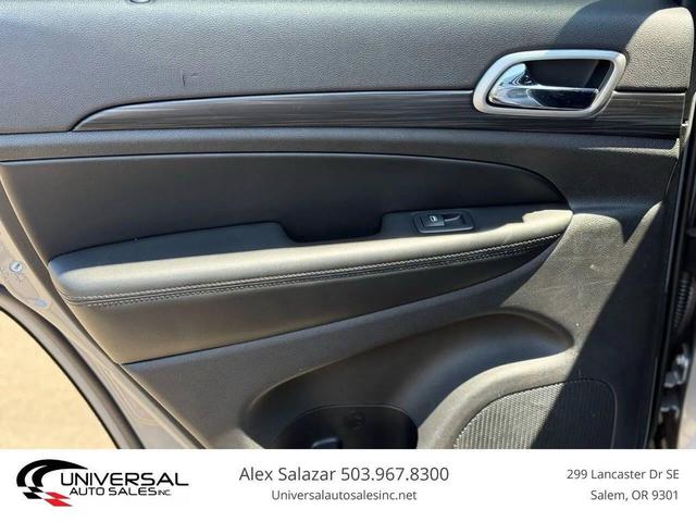 Photo of 2020 Blue Jeep Grand Cherokee