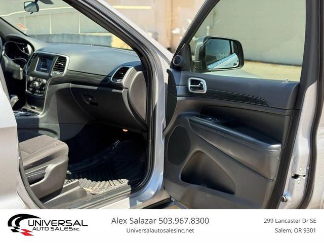 Photo of 2020 Blue Jeep Grand Cherokee