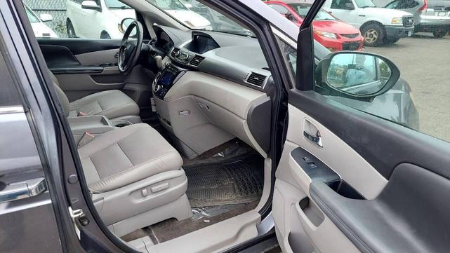 Photo of 2014 Modern Steel Metallic Honda Odyssey