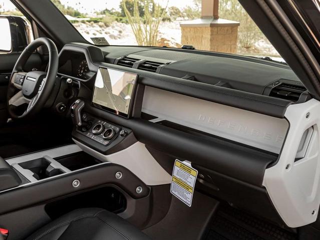 Photo of 2025 Santorini Black Land Rover Defender