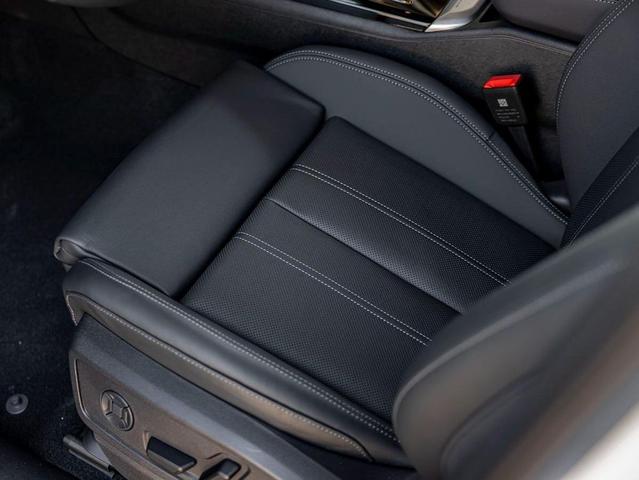 Photo of 2025 Arkona White Audi Q5
