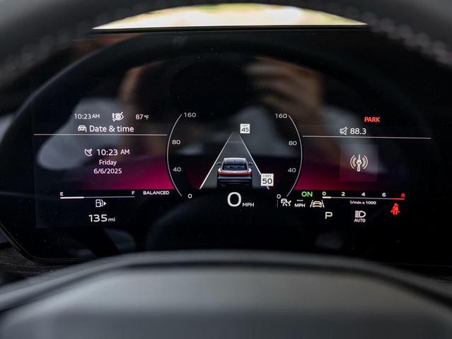 Photo of 2025 Arkona White Audi Q5