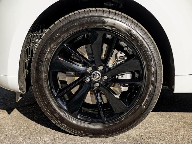 Photo of 2025 Fuji White Jaguar F-PACE