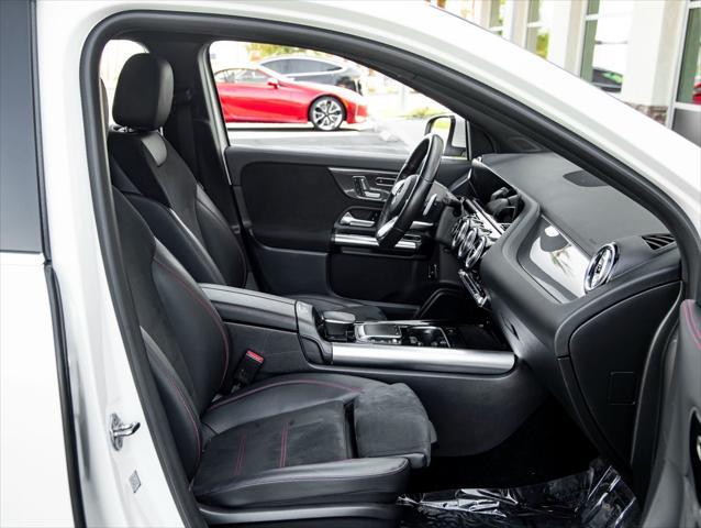 Photo of 2022 Polar White Mercedes-Benz AMG GLA 35