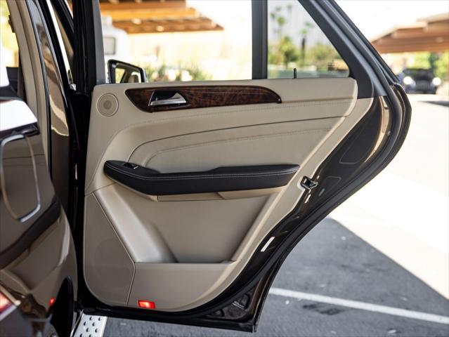 Photo of 2013 Dakota Brown Metallic Mercedes-Benz M-Class