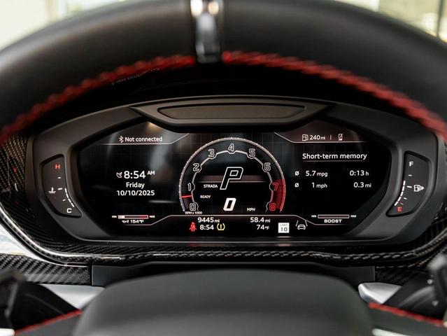 Photo of 2023 White Lamborghini Urus