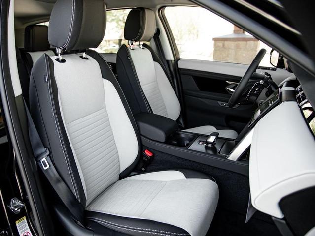 Photo of 2024 Santorini Black Metallic Land Rover Discovery Sport