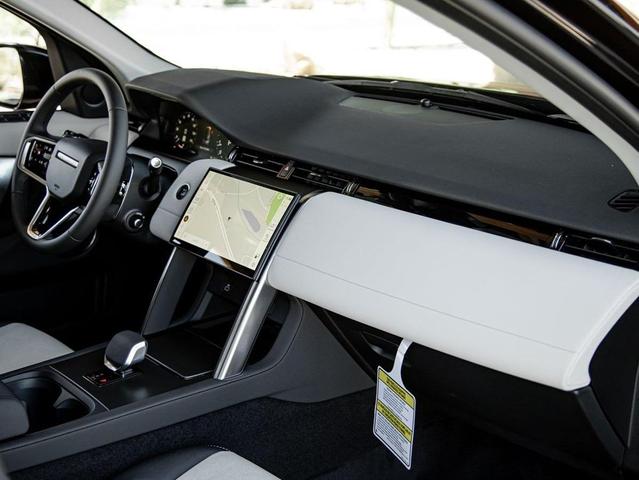 Photo of 2024 Santorini Black Metallic Land Rover Discovery Sport