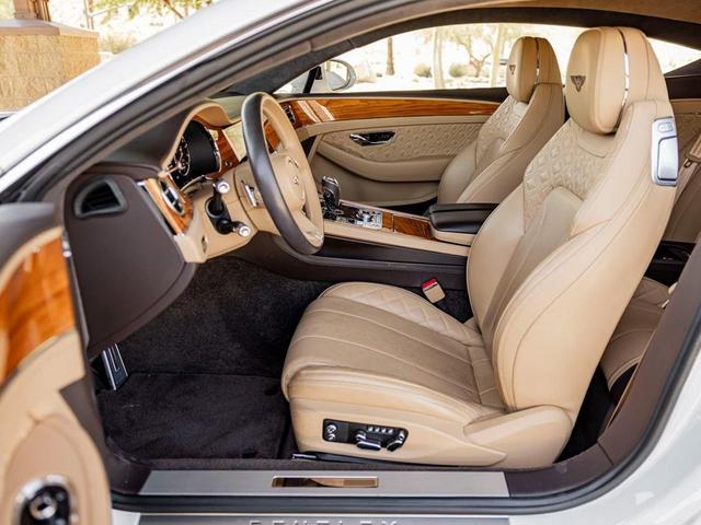 Photo of 2021 Glacier White Bentley Continental GT