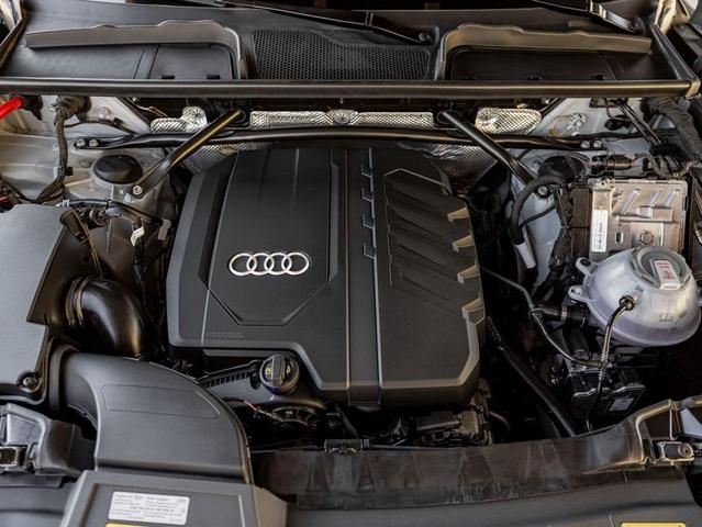 Photo of 2025 Chronos Gray Metallic Audi Q5