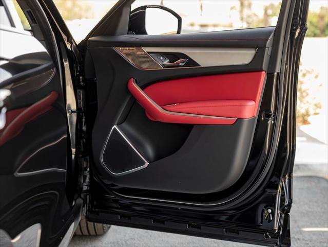 Photo of 2026 Santorini Black Jaguar F-PACE