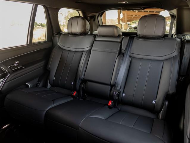 Photo of 2025 Fuji White Land Rover Range Rover