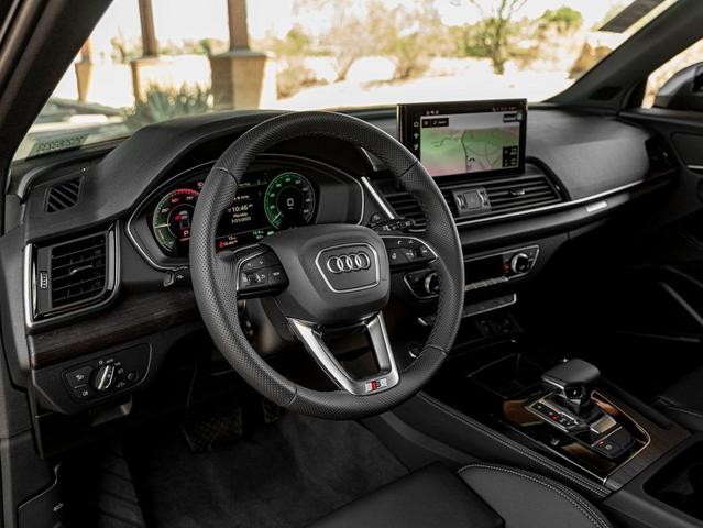 Photo of 2025 Daytona Gray Audi Q5