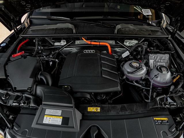 Photo of 2025 Daytona Gray Audi Q5