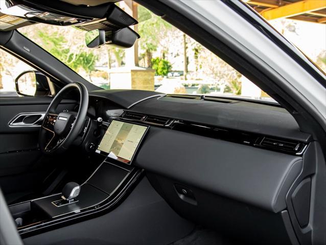 Photo of 2025 Fuji White Land Rover Range Rover Velar