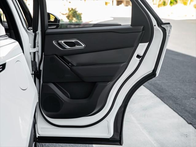 Photo of 2025 Fuji White Land Rover Range Rover Velar
