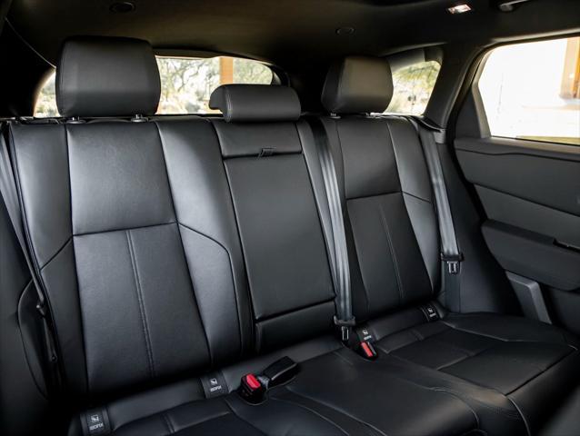 Photo of 2025 Fuji White Land Rover Range Rover Velar