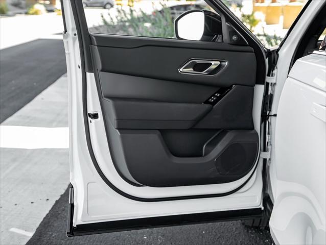 Photo of 2025 Fuji White Land Rover Range Rover Velar