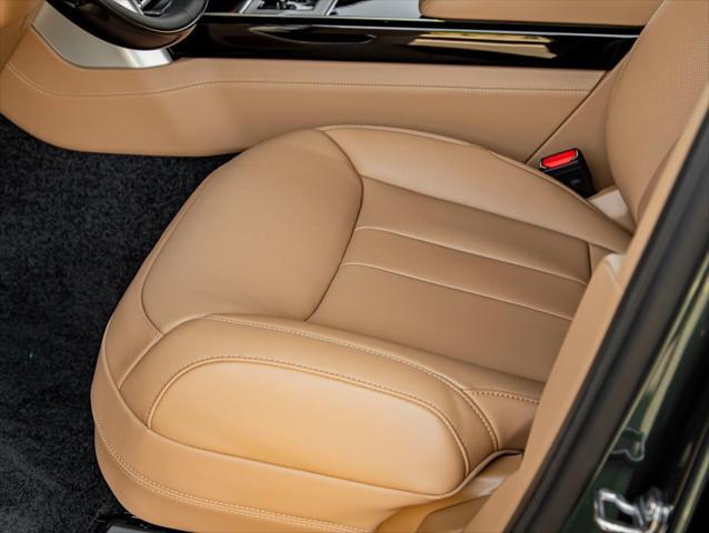 Photo of 2025 Green Land Rover Range Rover