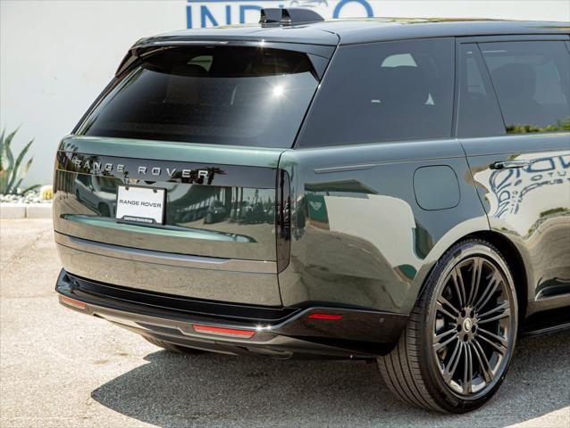 Photo of 2025 Green Land Rover Range Rover