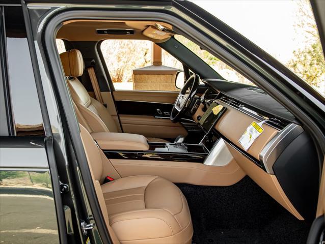 Photo of 2025 Green Land Rover Range Rover