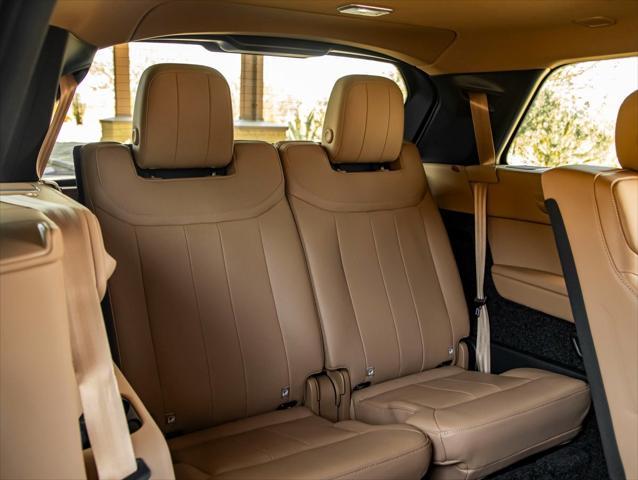 Photo of 2025 Green Land Rover Range Rover